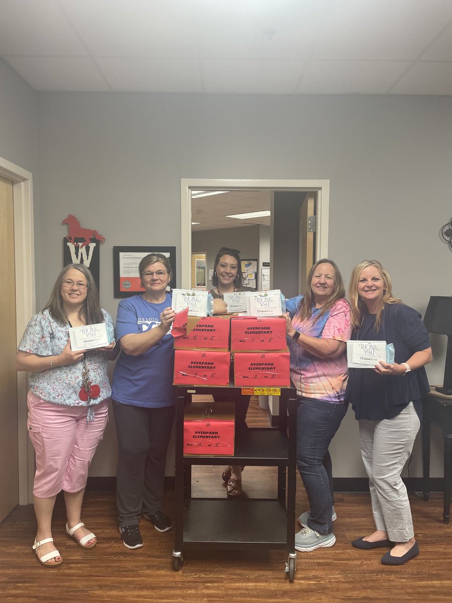 DCS_Overpark's tweet photo. Such a sweet and generous gift from Desoto County Dream Center! Thank you for all you do!! #TeamDCS https://t.co/kEQDuKuBAJ