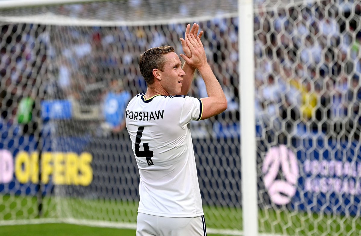 Forshaw has been absolutely incredible today💪

Been injured for so long and flings his body at everything. Epitomises what it takes to play for Leeds!👏 #LUFC