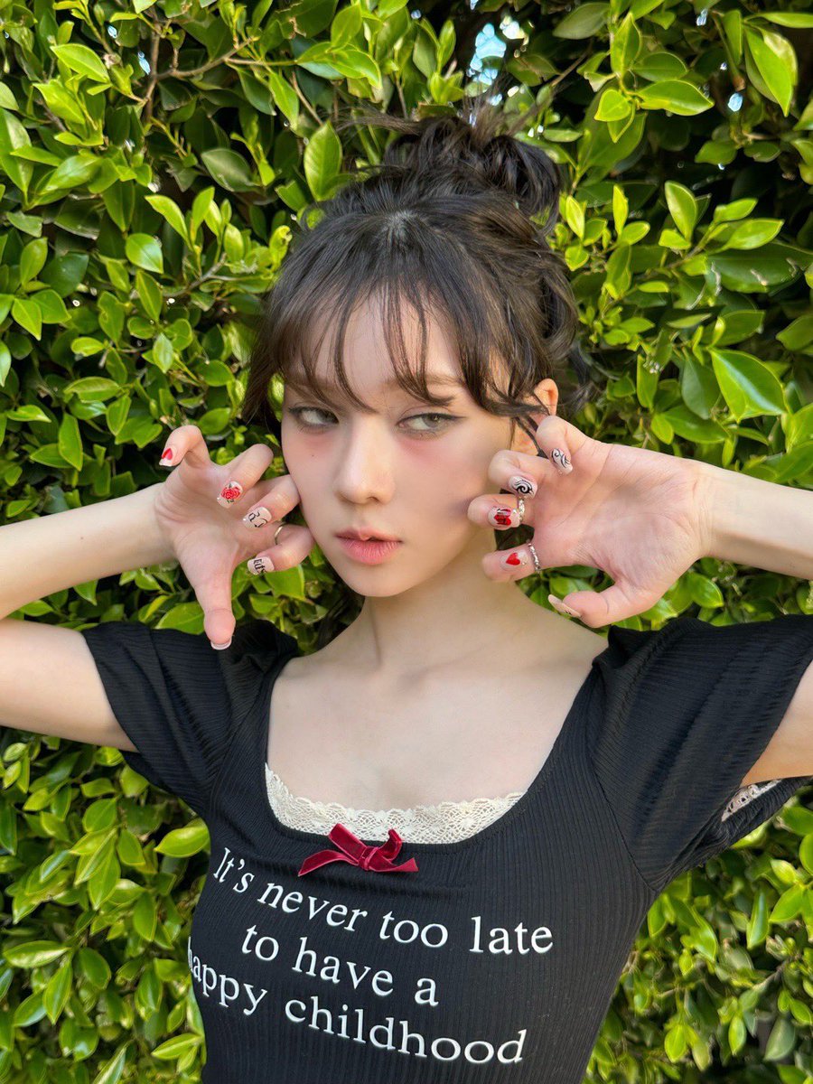 virtval's tweet image. SHE'S SO CRAZY LIKE