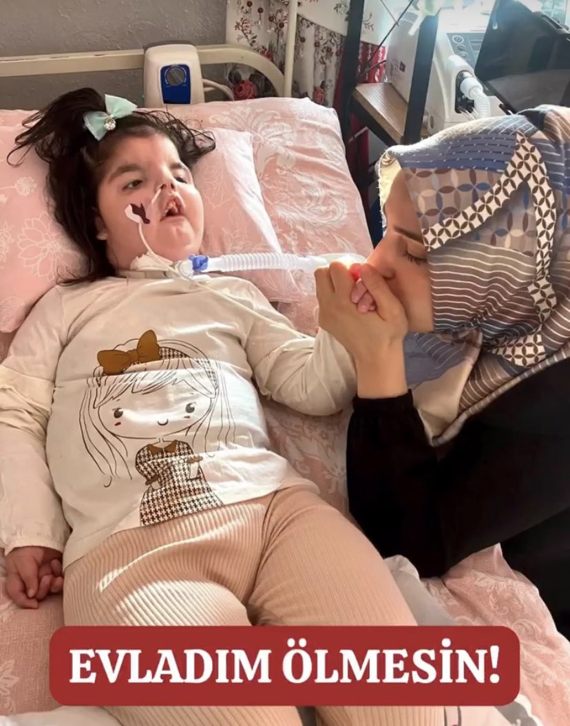 elfdnzm's tweet photo. Bende isterdim annemle babamla park fotoğraflarım paylaşılsın…
Ama ben kendimden büyük bir hastalıkla mücadele ediyorum…
SEN görmezsen, BEN ölüyorum…
Son %8 diye bağırıyorum içimden..DUYUYOR MUSUN?

#BeşiktaşınMaçıVar Özdağ Roma #secimegidiyoruz Manchester United Seçime 1 https://t.co/L9KGQMB9W1
