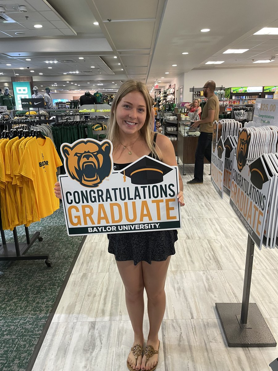 Alex_Griffith23's tweet photo. @paigegriffith23 is a #baylorgrad!! Whoohoo! https://t.co/hjCXsWJU4r