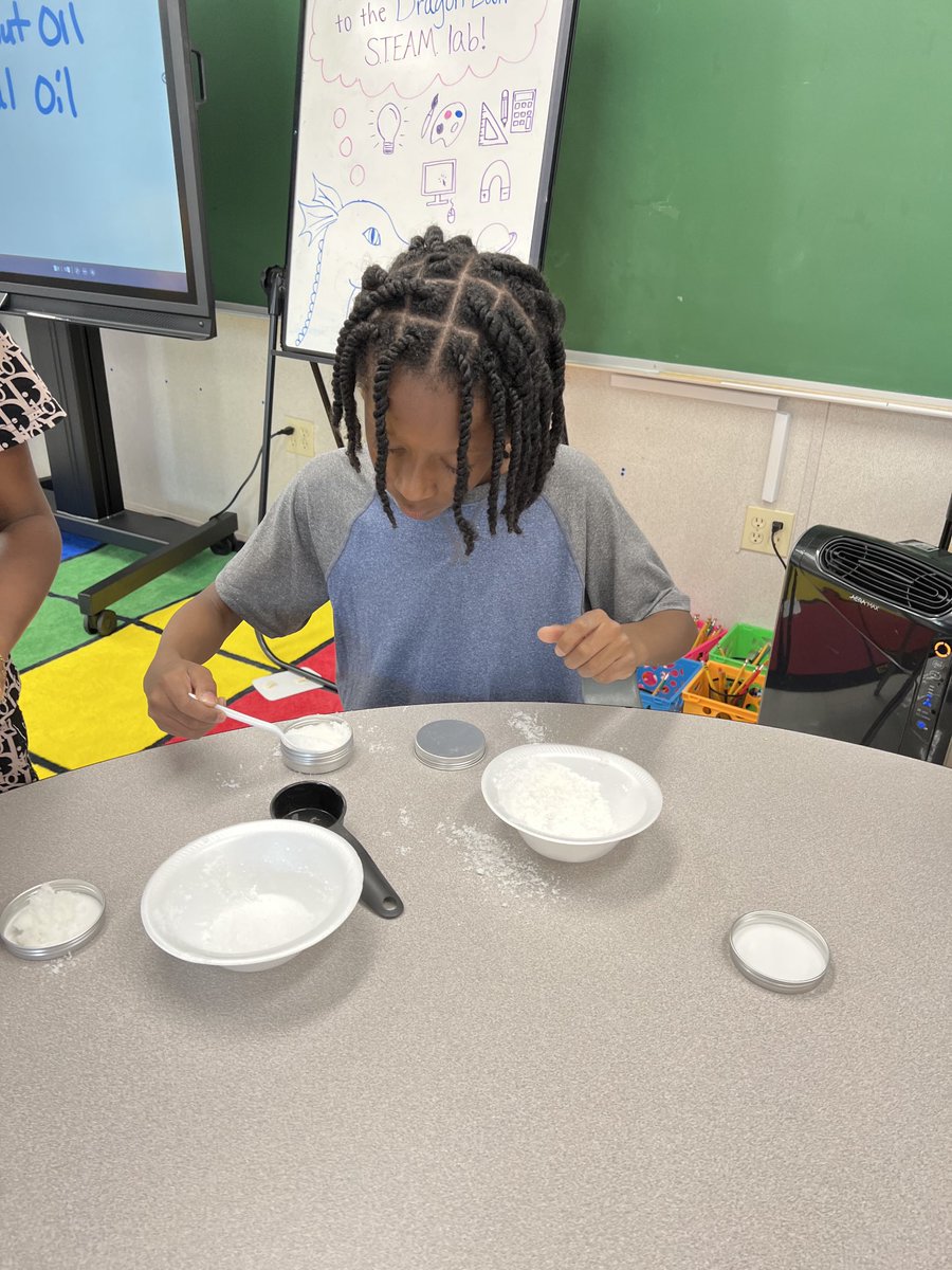 kathyanish's tweet photo. Talking about math & science concepts while make an aromatherapy sugar scrub for a special someone @stonypointschl STEAM Lab. Happy “Mother’s/Special Someone Day! @MaureenMJensen @Gatelytweets @SPElemLibrary #acps #activescience https://t.co/v6pGl1Kb2i