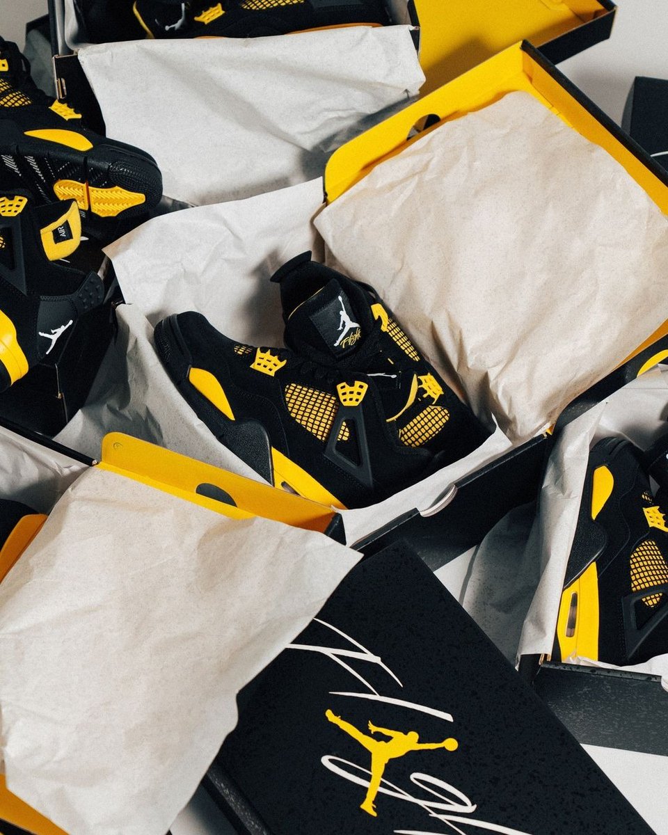 KicksFinder's tweet photo. Ad: LIVE via DSG
Air Jordan 4 "Thunder" 

>> https://t.co/FMColVmYMj https://t.co/bA5adc2zxN