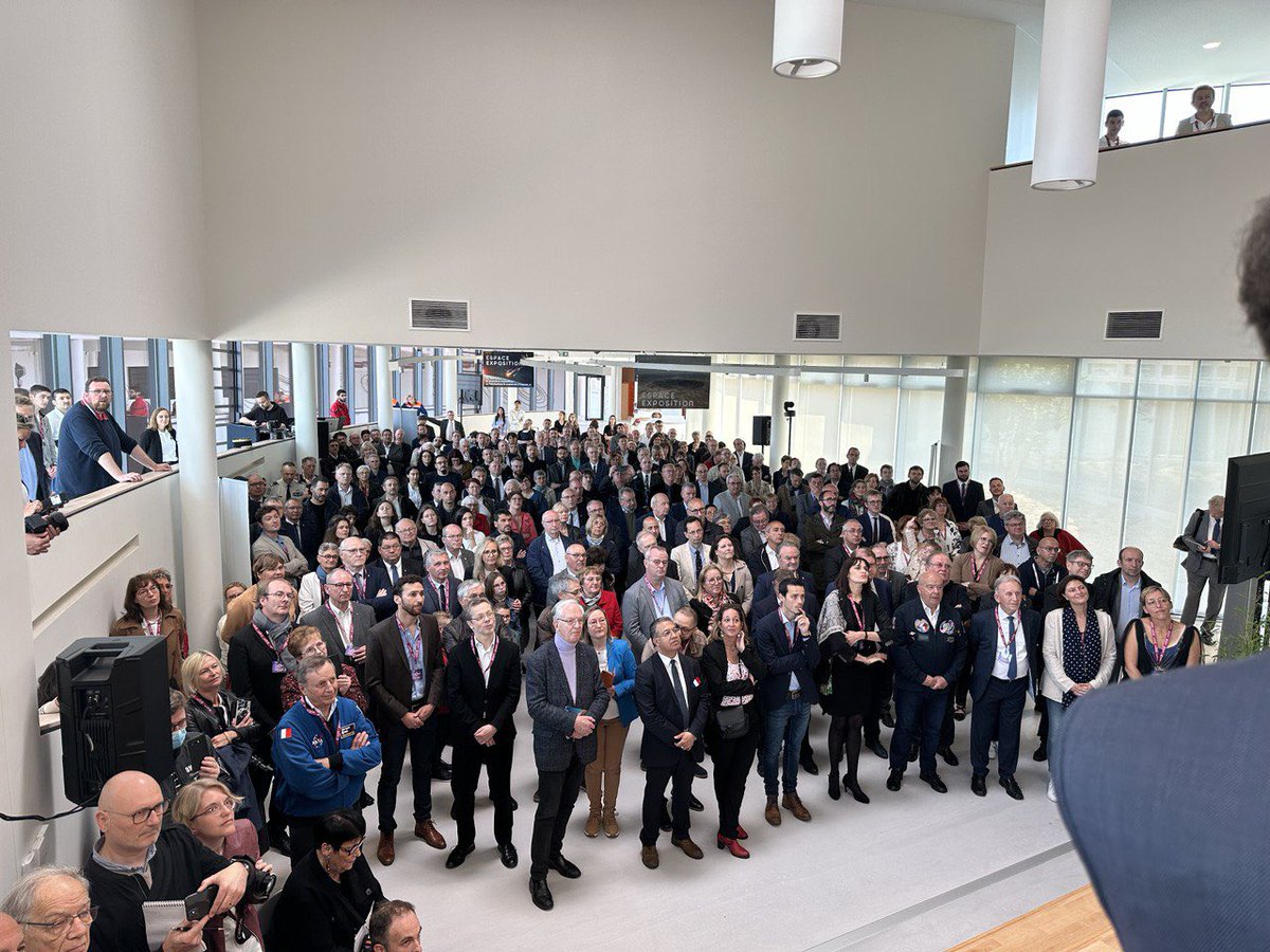 Xavier Bertrand tweet media