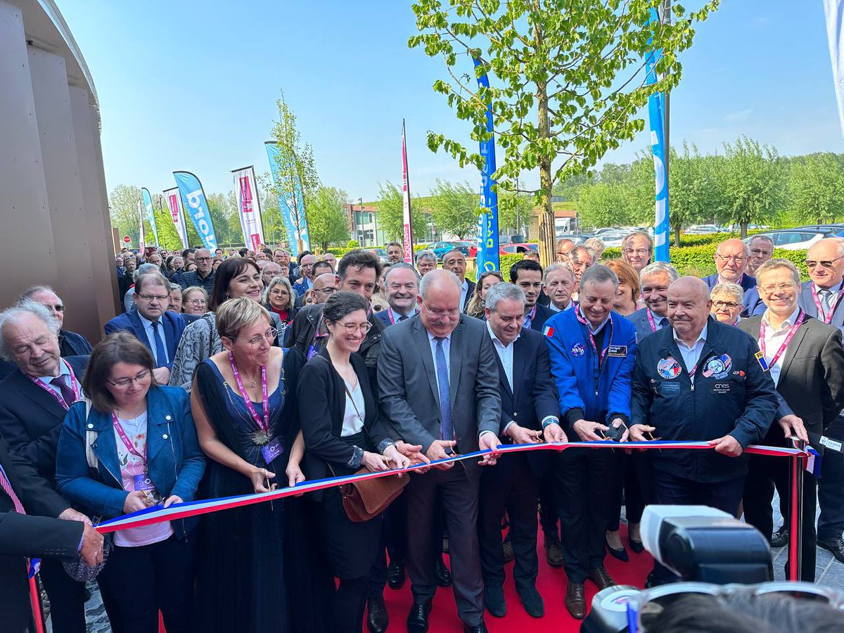 Xavier Bertrand tweet media