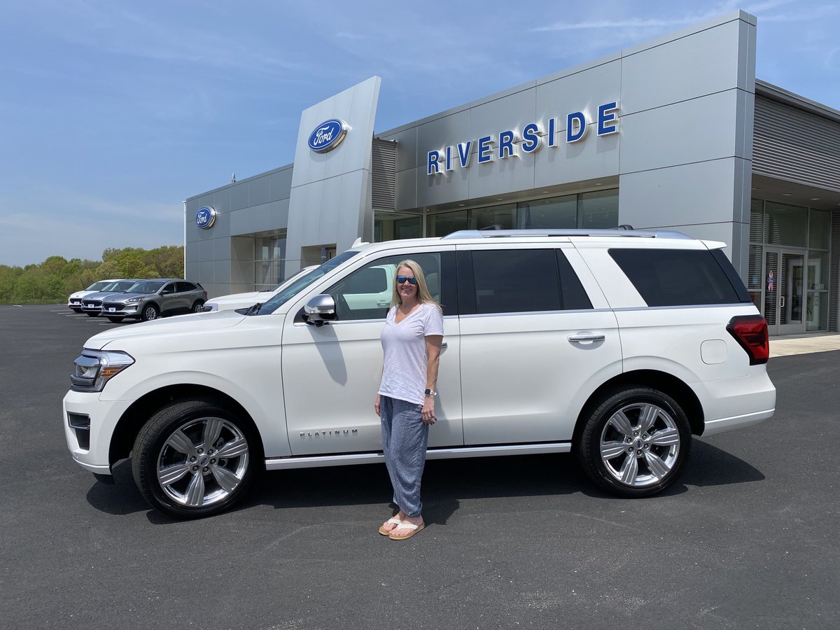Congratulations to The Stewart Family on your Beautiful 2023 Ford Expedition Platinum in Star White. We appreciate your Trust and your continued Business.
Sammy, Jimmy, Joey, and Ashley 🚗🚙🛻 ⁦@OurFordStore⁩ ⁦@vdstaff58⁩ ⁦@ThurbyFord⁩ ⁦@mrlevine⁩