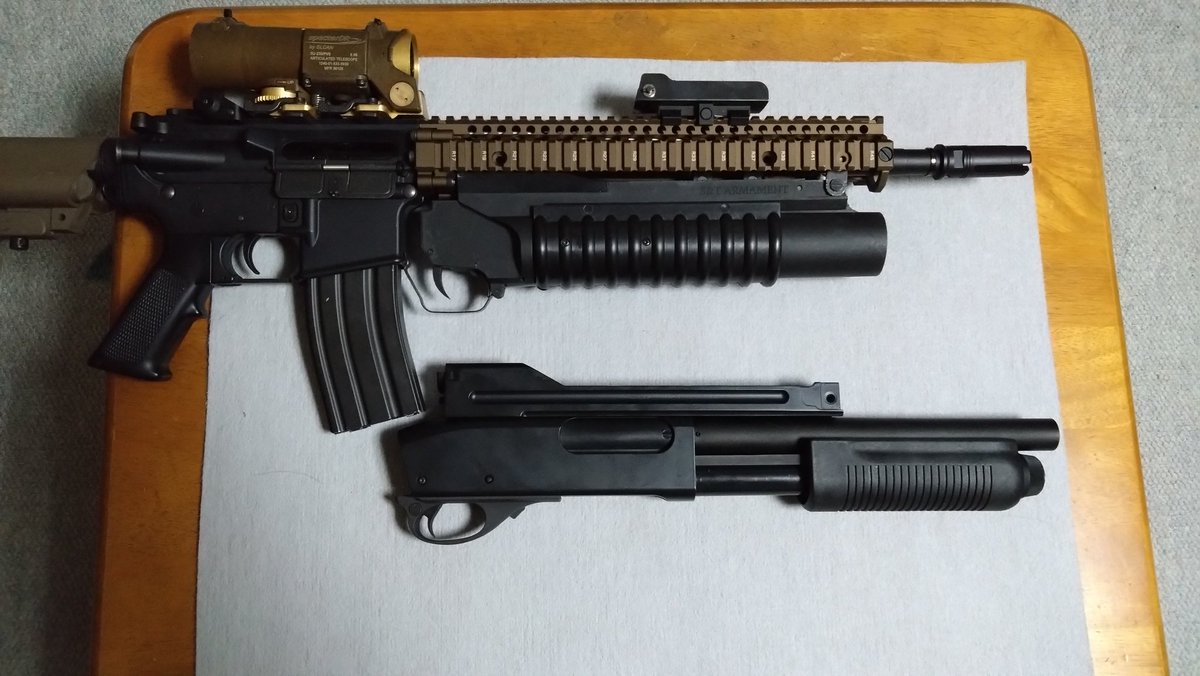 m134minigunge's tweet image. 先日のG&amp;amp;PM870、一度も実射せぬまま邪教の館へ…マスターキーになりました☆
し・か・し…
意外に重くなってしまった(^_^;)組み合わせも架空だけど好きなのでしばらくこのままで☆

#マスターキー　#SOPMOD2 #架空銃
#やたら重い