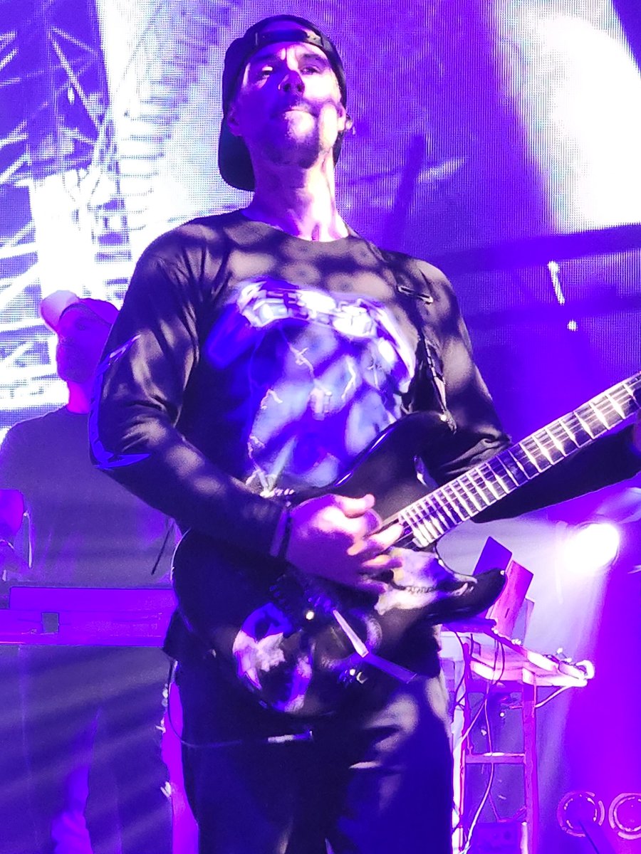 RottingMind39's tweet photo. Night one and it was killer. Got one more today and I couldn't be more excited for #TIOR round 2. Met so many phenomenal Chimaira fans in person yesterday, get to meet more today https://t.co/Lx3KZ88Pp2