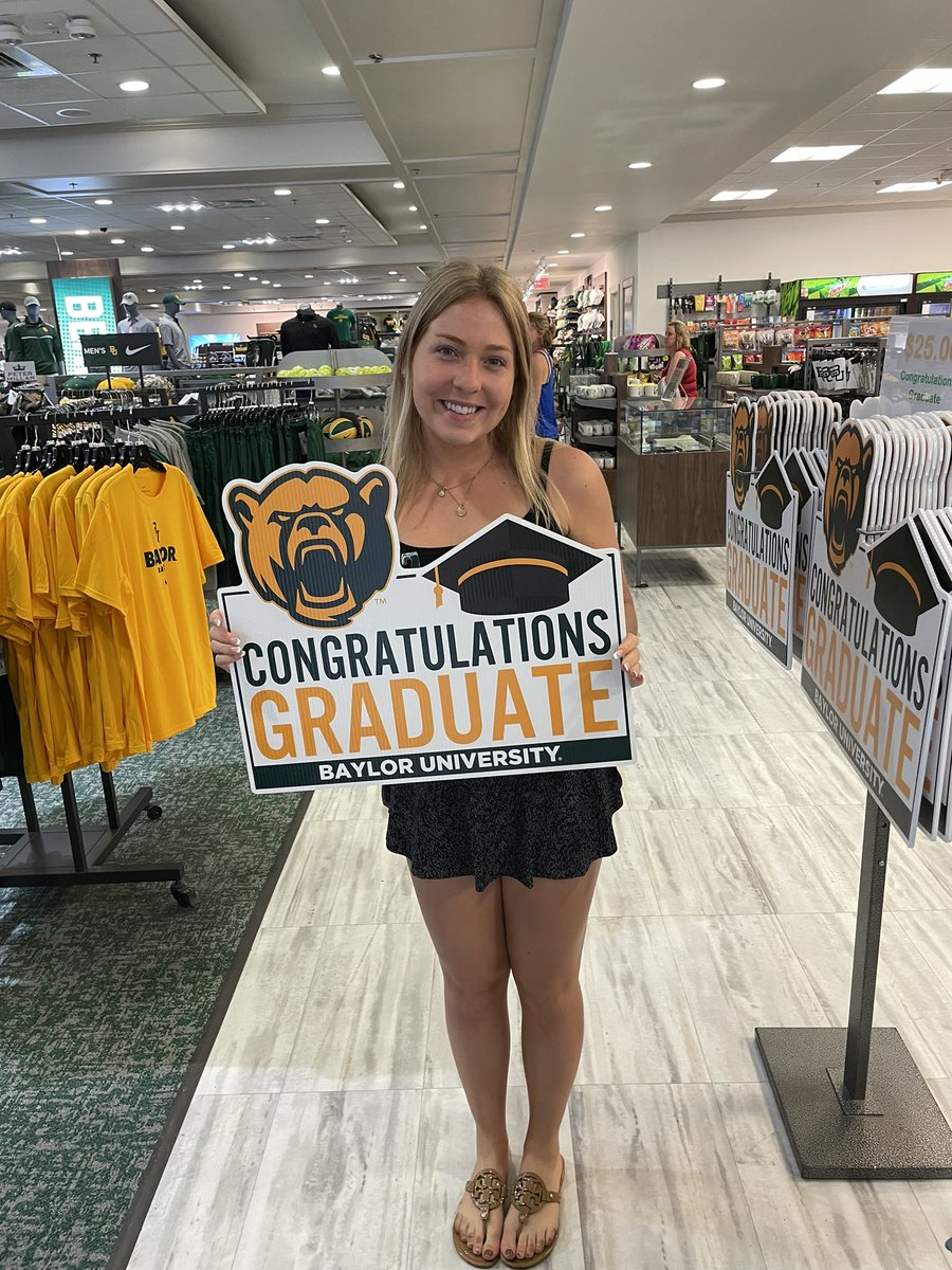 Alex_Griffith23's tweet photo. Congrats to our #BaylorGrad, @paigegriffith23 !! So proud of you! https://t.co/GofBLY6GQT