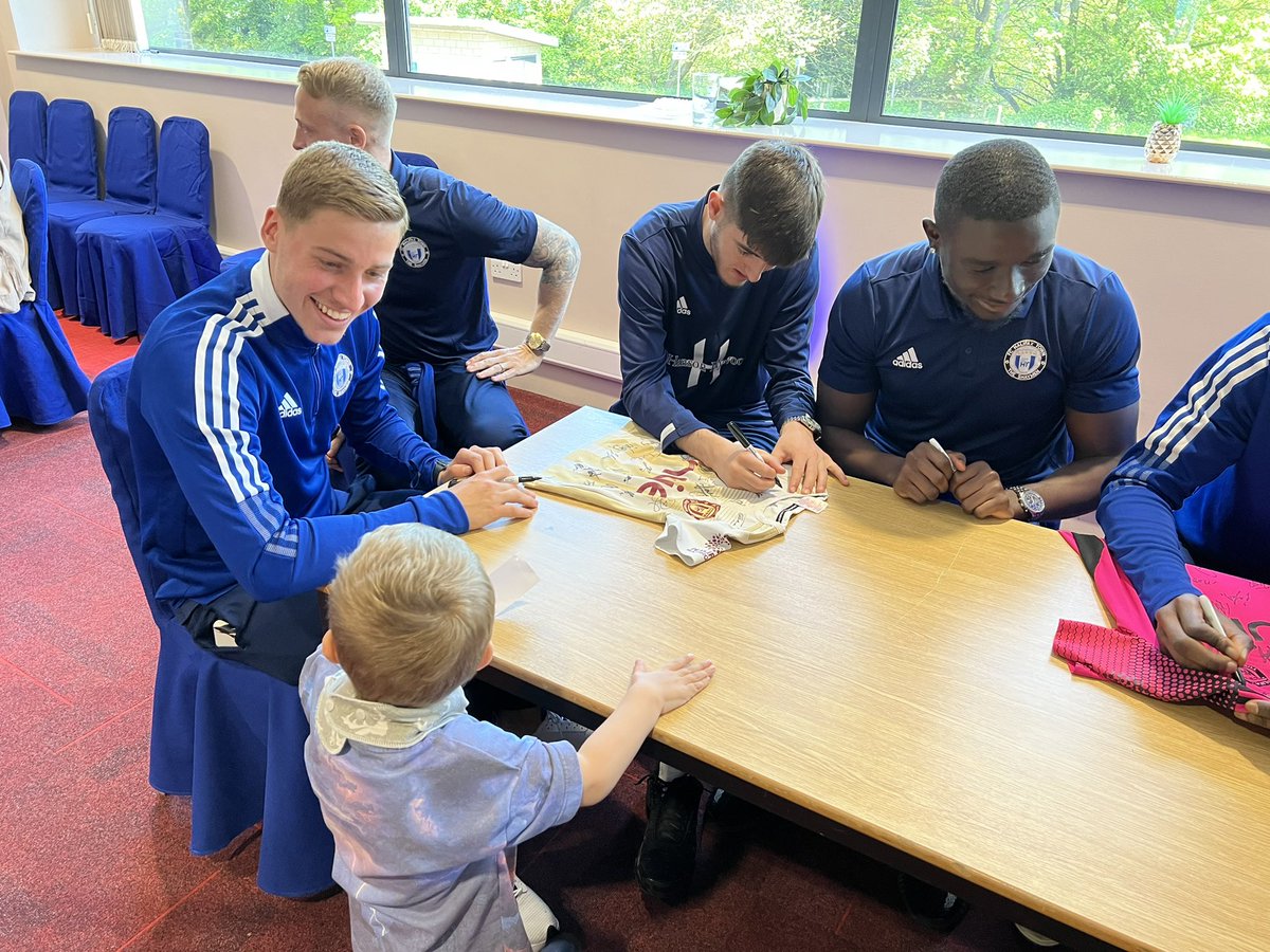 TashaWoolly's tweet photo. What’s fantastic day for my boys 💙 they’ve loved every minute and loved meeting all the players and staff ⚽️ see you at Wembley ⚽️ come on Shaymen 💙 @FCHTOnline https://t.co/ydJFYdByiY
