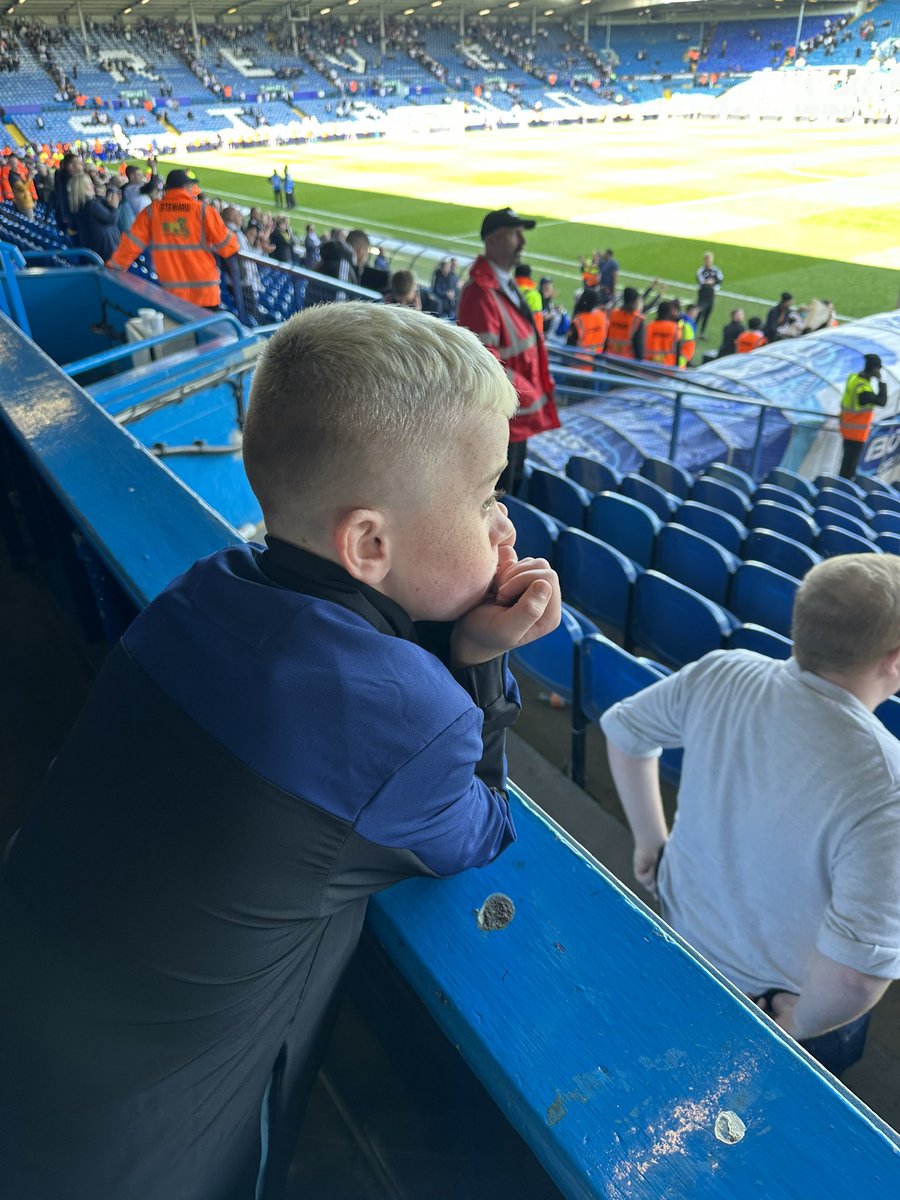 claire_1986w's tweet photo. Ahh maann!!! 🥹🥹😩 @brunoog97 telling Leon he could have his shirt at the end….,,,and Leon absolutely wounded when he couldn’t see him in the crowd! ……he’s had THE BEST day! 🫶🏼 @NUFC #NUFC https://t.co/iU6YfQ4WXR