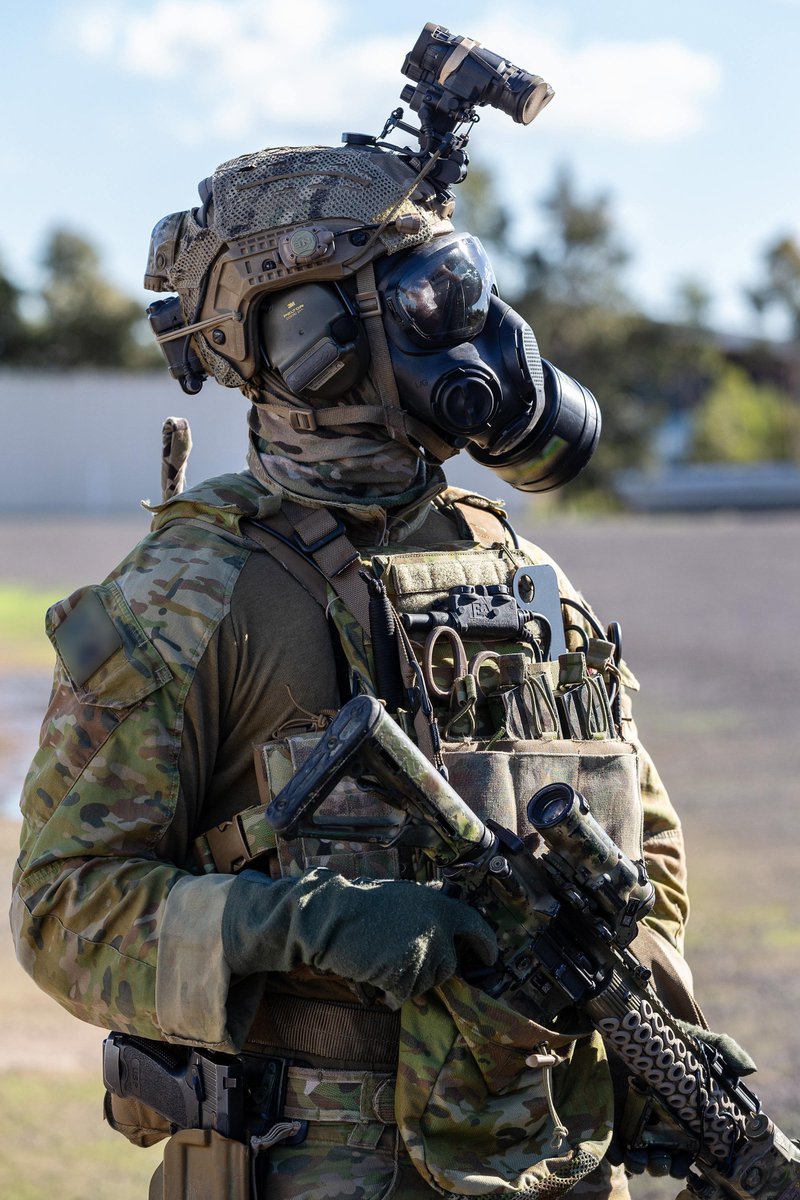 Remnantize's tweet photo. Australian 2nd Commando Regiment https://t.co/ATdzpXmMbi