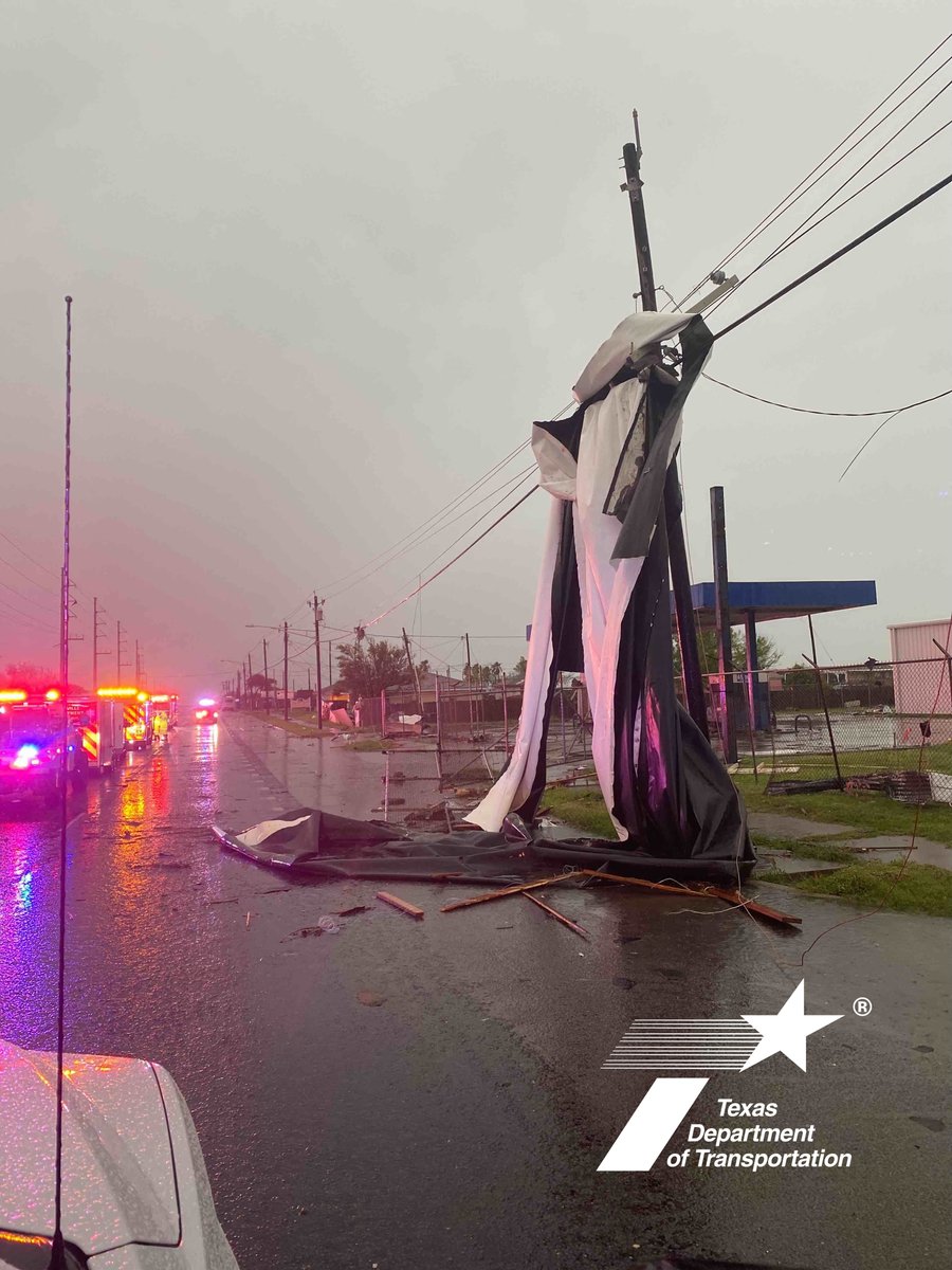 TxDOTPharr's tweet photo. SH 100 CLOSED in both directions, between Laguna Heights and SPI, while #TxDOT crews work debris removal from the roadway. Monitor this closure on https://t.co/UKST6t83qs or call 1-800-452-9292. https://t.co/66sgo1y9R1