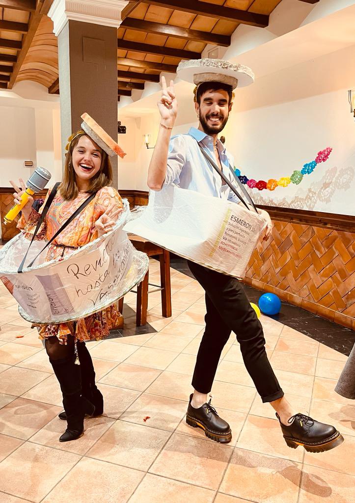 Ayer despedimos a nuestros R4 <a href="/SergioBatuecas/">Sergio Batuecas</a> y <a href="/_EmeRM/">M.</a> !! Es hora de comenzar una nueva etapa. Estamos orgullosos de vosotros!  #anestesia #mir #residentes