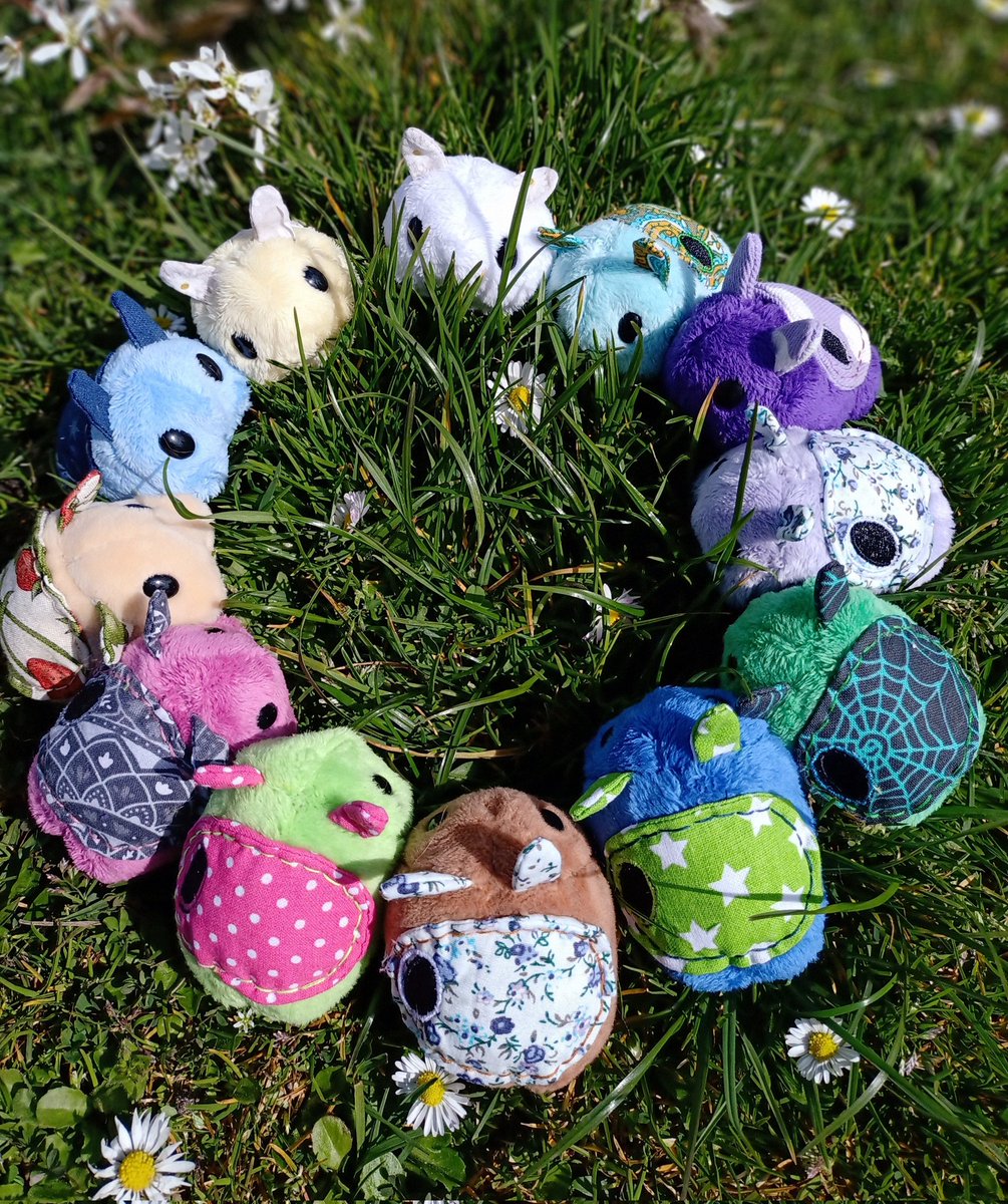 MrsBsInsects's tweet photo. .
Hello today I found this little nude butt snails 🐌🍑 Look this butt 🤗
.
#textileartist #insect #insectplush #artdoll #snail #snails #biginsect #plushartist #bigsnail #plushiart #snailplush #snailplushie #slug #slugplushie #nudesnails #bigslug https://t.co/3DcaDPiKY8