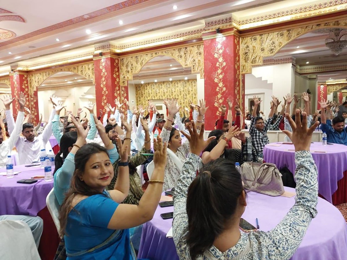 smilefoundation's tweet photo. Under Project Manzil, 590 vocational trainers from 295 Govt. schools across six districts in Rajasthan are being equipped with essential skills to help empower grade 9-12 students to successfully pursue their career aspirations.
#EmpoweringGirls #ProjectManzil #SmileFoundation #Rajasthan #VocationalTraining #SkillIndia #Skills4All