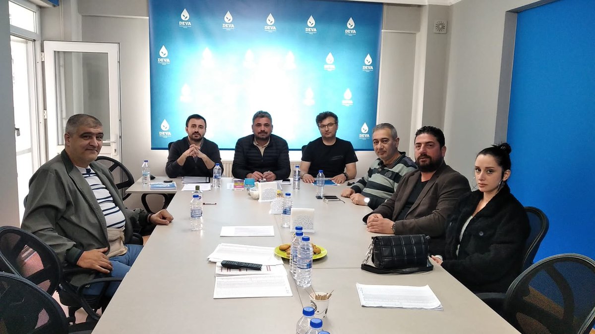 Gölcük İlçe Başkanı Ersen Bilir başkanlığında seçim öncesi son SKM toplantımızı gerçekleştirdik.

@stasveren
 
<a href="/ersenbilir/">Ersen Bilir</a>