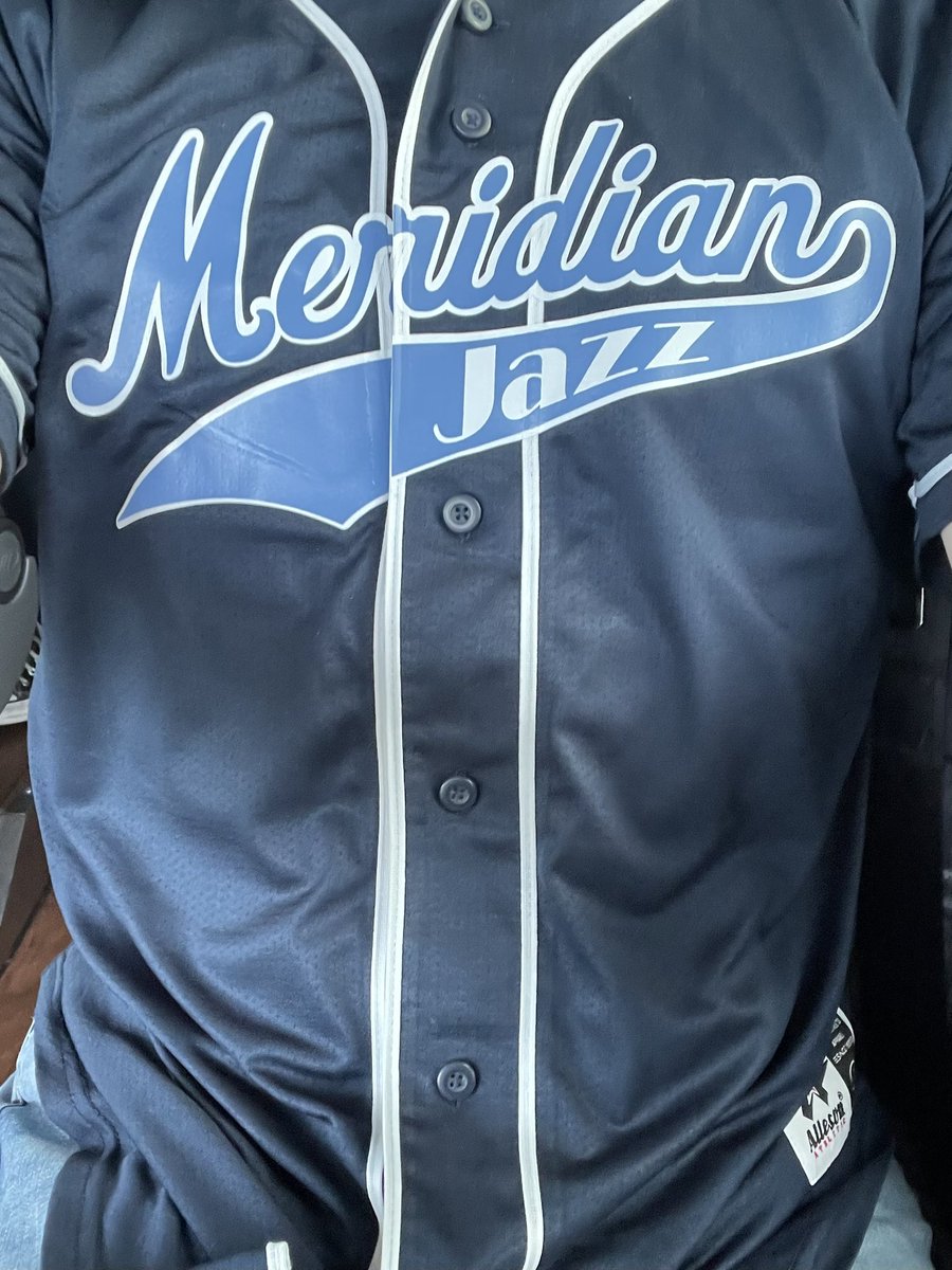 shephardmusic's tweet photo. Road Trip! On our way to Comerica Park to have the Meridian HS Jazz Ensemble play at the Detroit Tigers game! #weswinghard #playball #meridianbands https://t.co/x3V0rlncVM