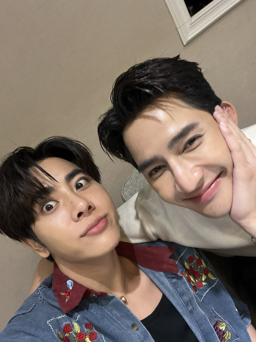 Earth_Pirapat's tweet photo. 😵‍💫 #EarthMix1stFMinTaipei https://t.co/BmLkgepCYz
