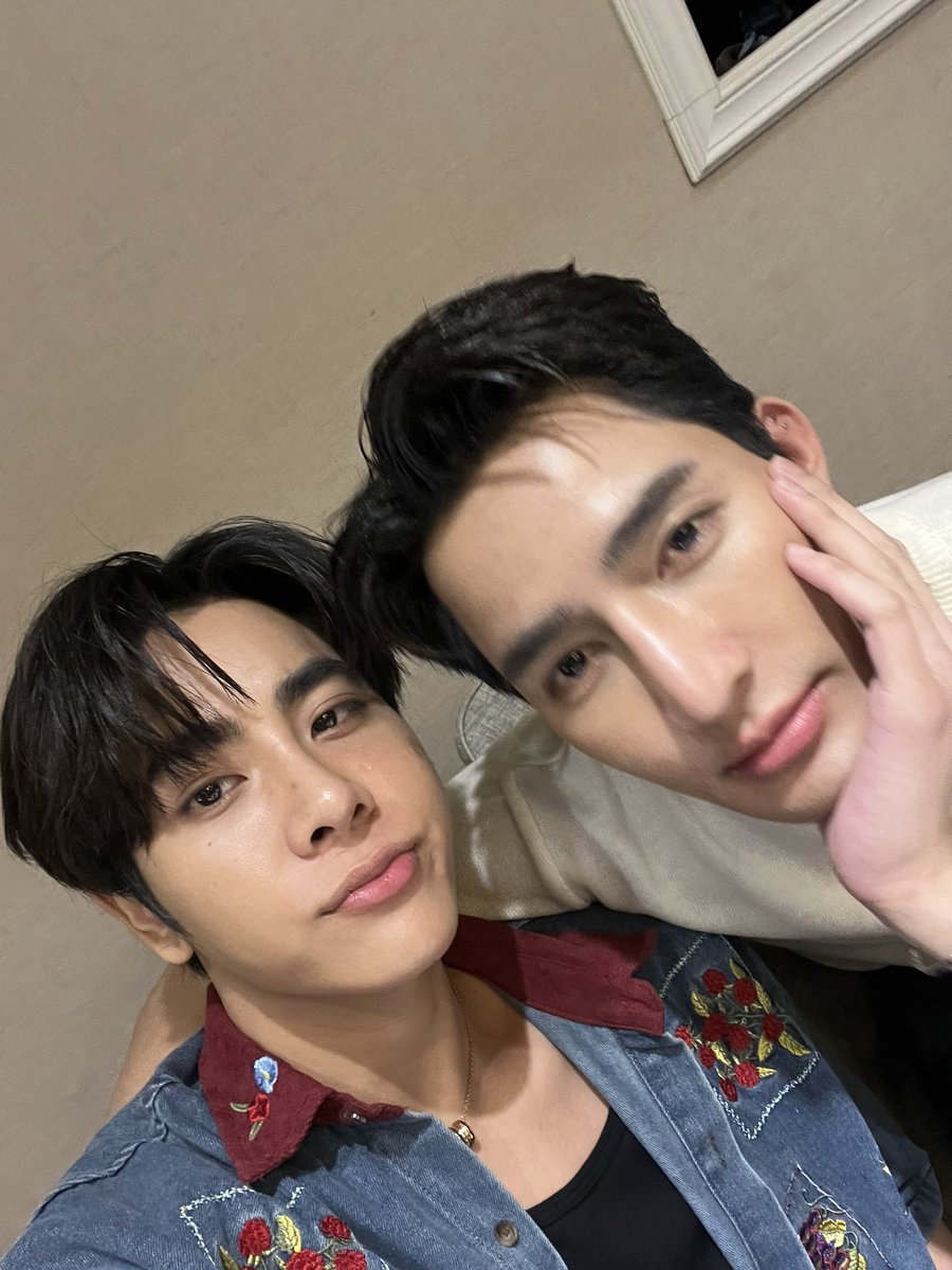Earth_Pirapat's tweet photo. 😵‍💫 #EarthMix1stFMinTaipei https://t.co/BmLkgepCYz