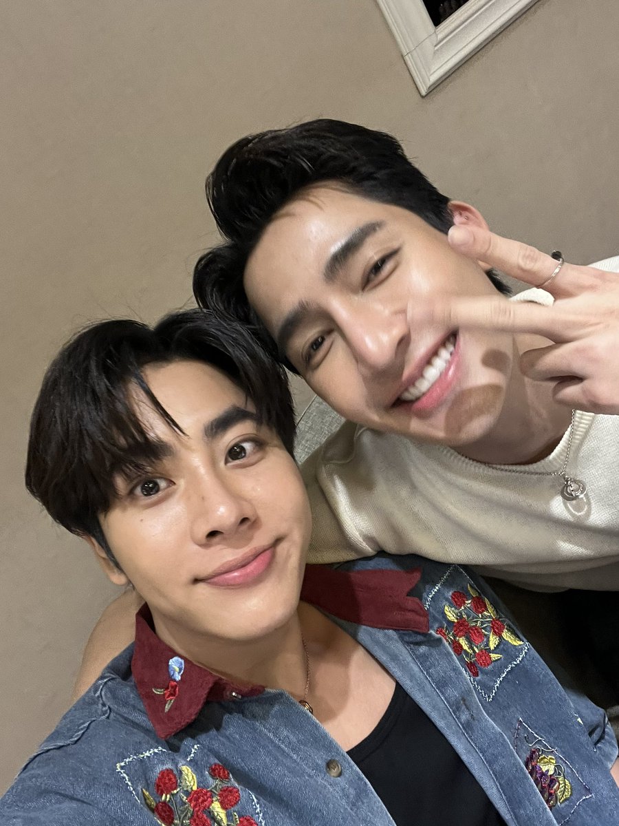 Earth_Pirapat's tweet photo. 😵‍💫 #EarthMix1stFMinTaipei https://t.co/BmLkgepCYz