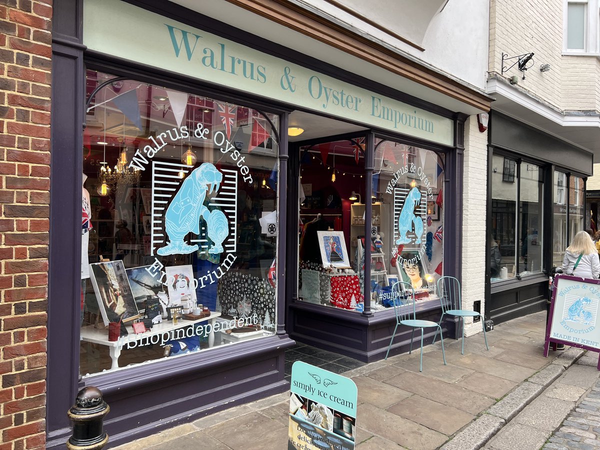 MiddleageWar's tweet photo. The Finding Frieda paperback is now available in the best shop on Canterbury! @OysterWalrus (and also on Amazon)
#findingfrieda #thewomanandthewitch #thewomanandthewitchtrilogy #books #localauthor #supportlocalbusinesses #visitkent https://t.co/arfMKlNOVo