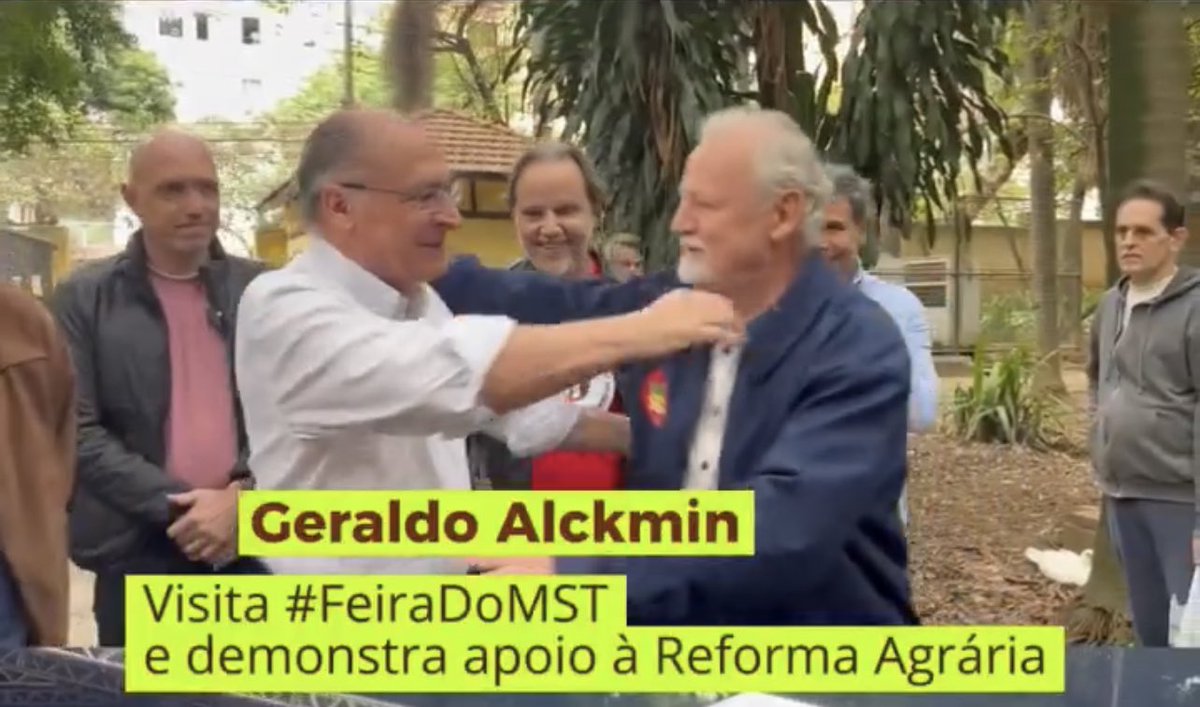 traumann's tweet image. Coisas que ninguém imaginava anos atrás (1) Alckmin abraçando Stédille na feira do MST em São Paulo