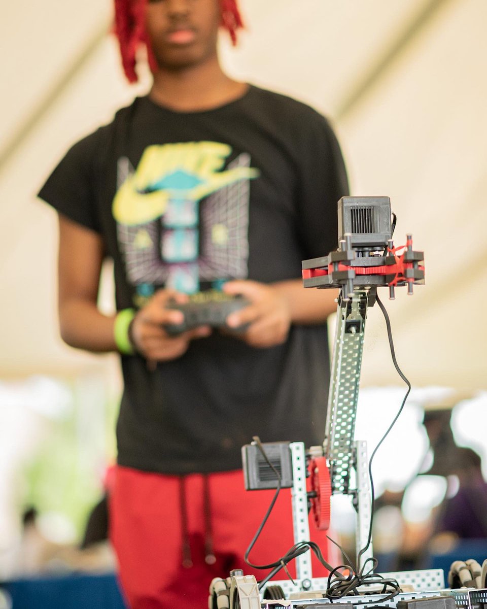 Detroitk12's tweet photo. DPSCD students have the power to change the world. Their dreams can become reality @Detroitk12 

#MathintheD #DPSCD #TheFutureIsRising #Detroit #MakeMathMatter https://t.co/SJ1j2sTcw9