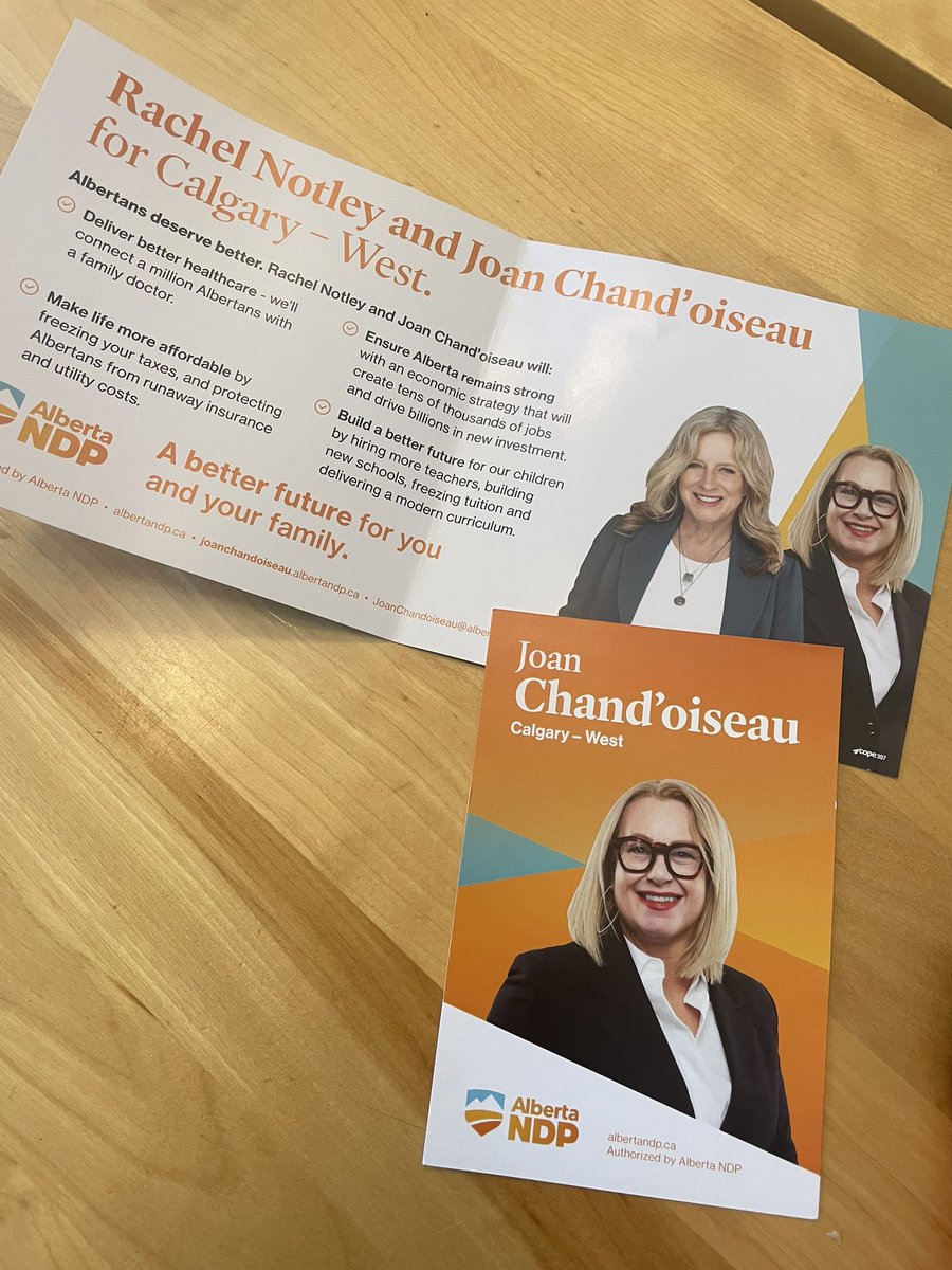 ped_sidsel's tweet photo. Met @joanyycwest and her crew canvassing this afternoon! Great to see the neighbourhood turning orange with all the lawn signs. We have ours up - and Iโm very excited to vote for the first time this year!! @RachelNotley #teamnotley #firsttimevoter @albertaNDP https://t.co/qNCJM8LRHP