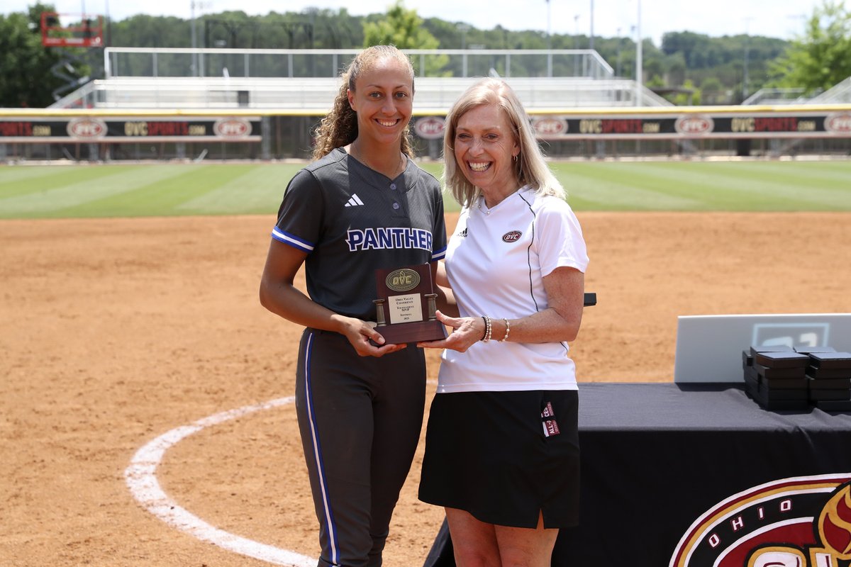 𝗢𝗩𝗖 𝗦𝗢𝗙𝗧𝗕𝗔𝗟𝗟 🥎 𝗖𝗛𝗔𝗠𝗣𝗜𝗢𝗡𝗦𝗛𝗜𝗣 𝗠𝗩𝗣 @EIU_Softball pitcher @OliviaPrice06 ✔️ 21.0 Innings ✔️ 3-0 ✔️ 0.33 E.R.A. ✔️ 7 K's, 2 walks ✔️ .169 OBA #OVCit | #OVC75