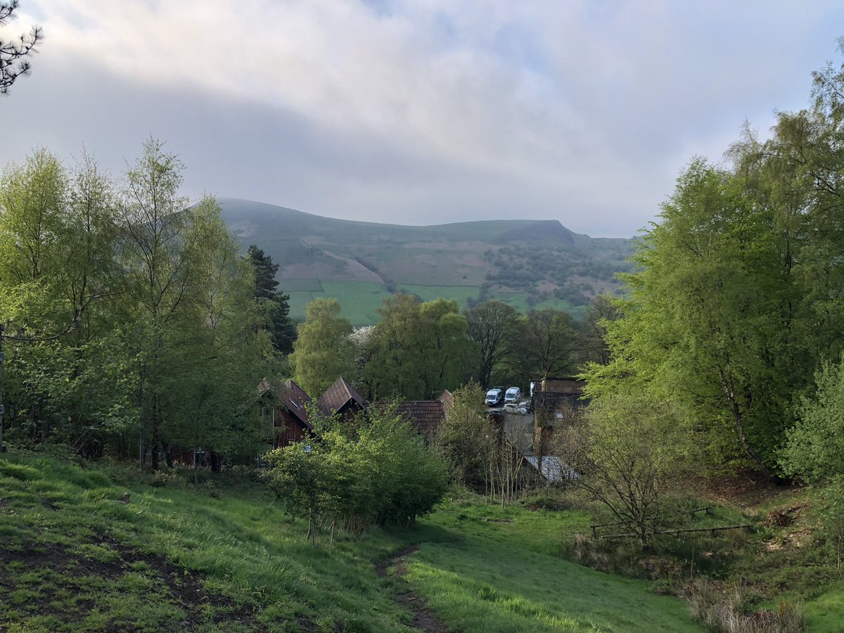 TrinityHighChap's tweet image. Today adventures on the Y7 Exploring Christianity Retreat. 1. Morning prayers over Edals. 2. Getting ready for Exploring Christianity groups. 3. On top of Back Tor + Mam Tor. 4.  Lunch overlooking Hope Valley + Castleton