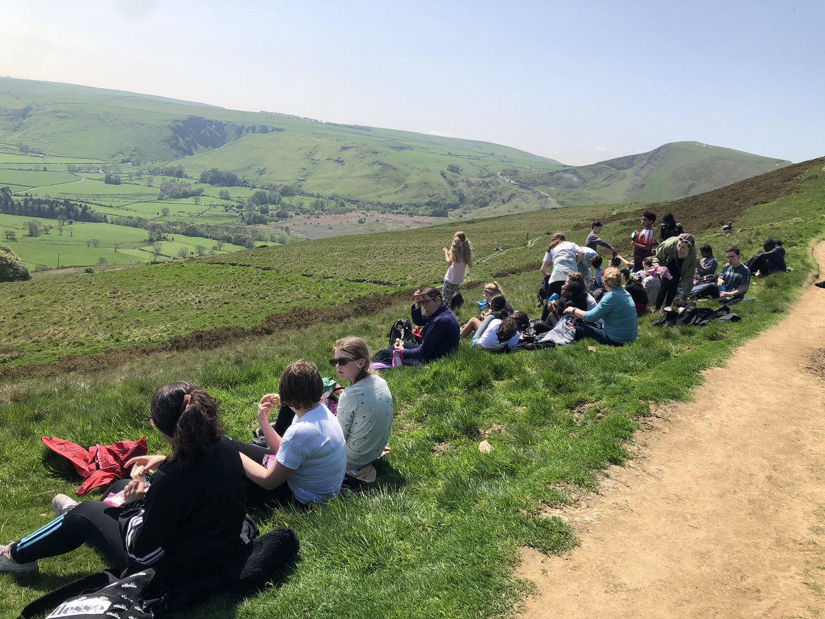 TrinityHighChap's tweet image. Today adventures on the Y7 Exploring Christianity Retreat. 1. Morning prayers over Edals. 2. Getting ready for Exploring Christianity groups. 3. On top of Back Tor + Mam Tor. 4.  Lunch overlooking Hope Valley + Castleton