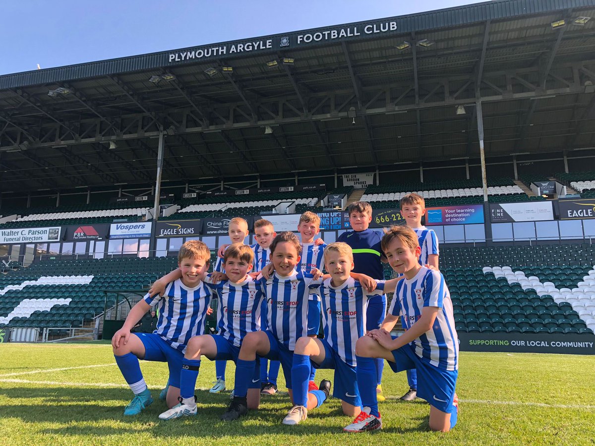 EVFCJnrs's tweet photo. U9’s graced the turf at the #theatreofgreens today, reaching the quarter final of the #Argylecommunitycup #utv #evfcjnrs #evfc https://t.co/3UCyhwt5d2