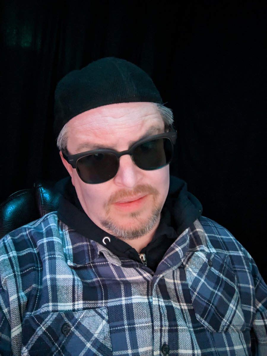 Say hello to Parker the Sh!tbag Caitiff™. He's a Cobbler just trying to get a better roof over his head and has no time for the political crap. Hope: Down &amp; Outcast premieres today at 4:00 p.m. Eastern on twitch.tv/vancouverbynig…
#Vampirethemasquerade