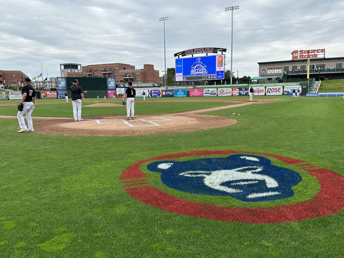 cavemensports's tweet photo. 30 minutes until first pitch for Mishawaka vs NorthWood at Four Winds Field. #NLCBaseball https://t.co/ZdiFYfXafQ