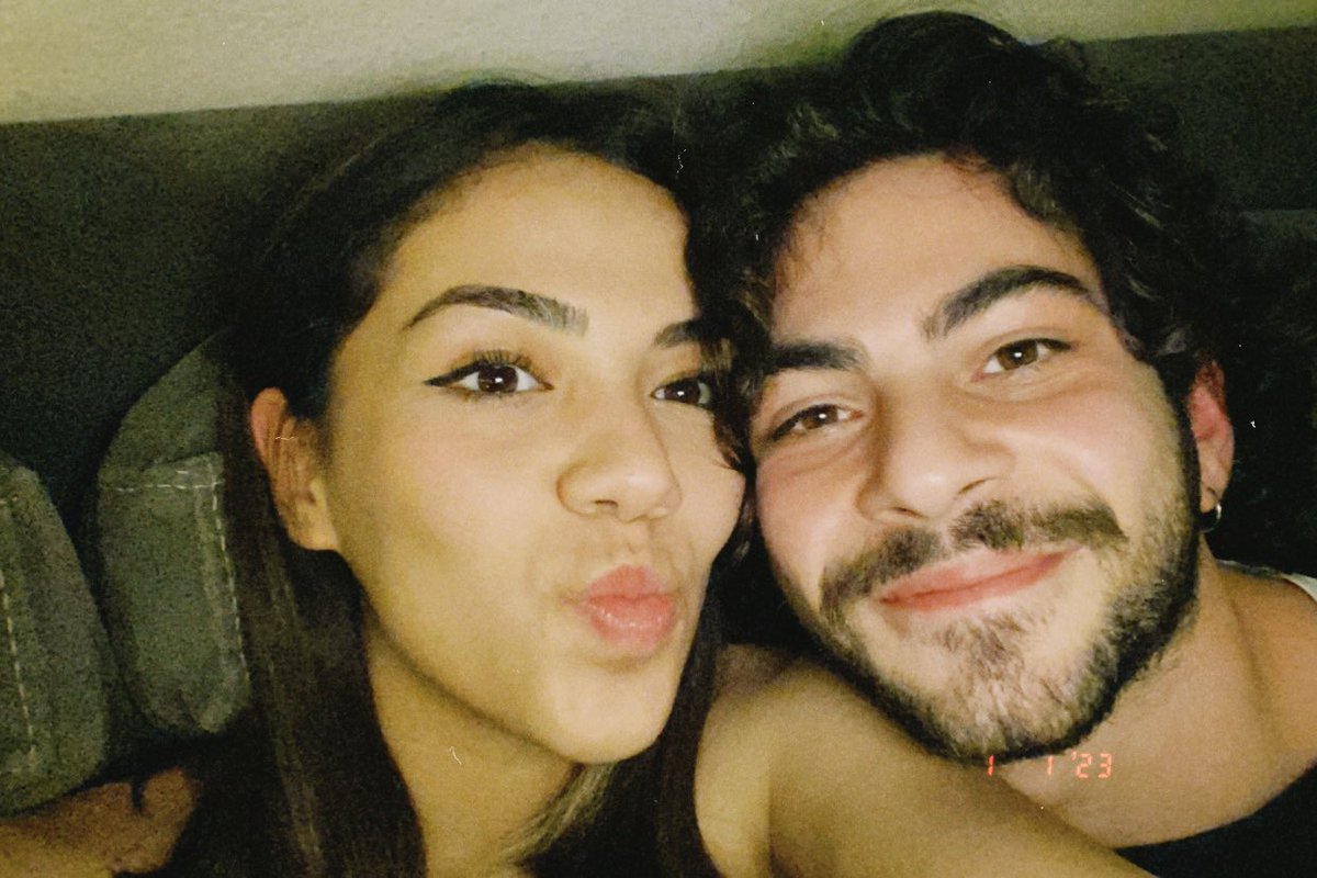 Yarın oy verirken yarım kalan hayatlarımızı, hayallerimizi, burdaki yardım çığlıklarımızı ve hayatlarını devam ettirmeye çalışan bizleri unutmayın lütfen 🫶🏻