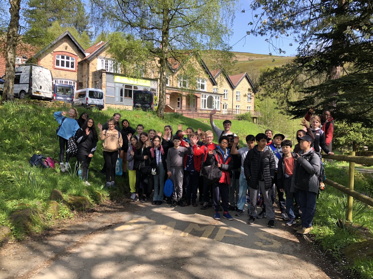 TrinityHighChap's tweet image. And finally, our lovely Y7s in front of Edale YHA on our Exploring Christianity Retreat