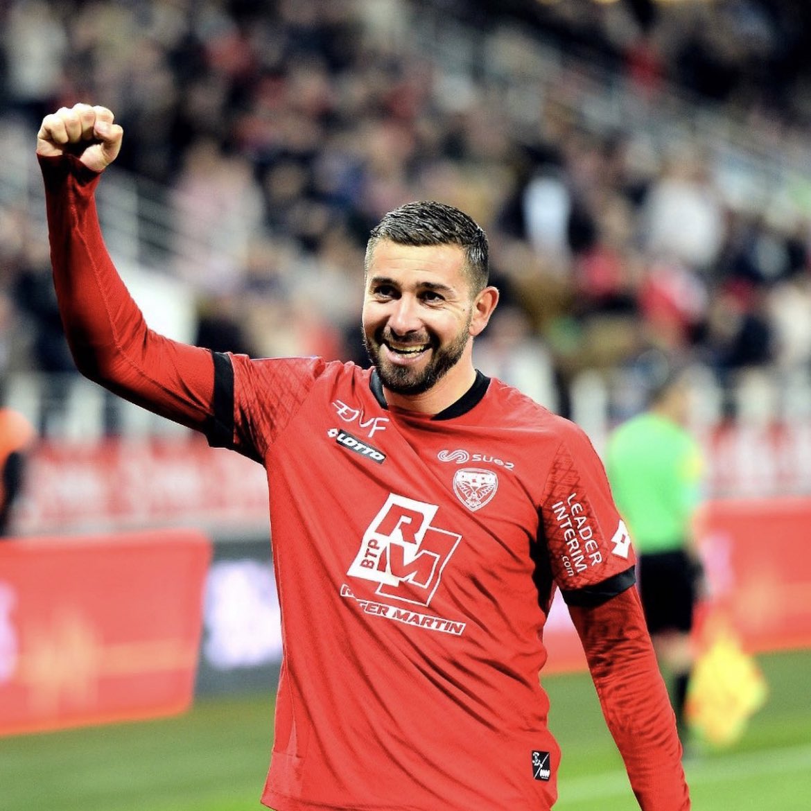#DFCOASC

Mickaël Le Bihan, un doublé face à Amiens, et un autre sur ton application gratuite 90Football 👇

🔸Quand Le Bihan se raconte en toute sincérité : football90.page.link/DR55

🔸Le Bihan et la fausse arrivée d’Adriano au Havre : football90.page.link/v9dZ

#Dijon #DFCO