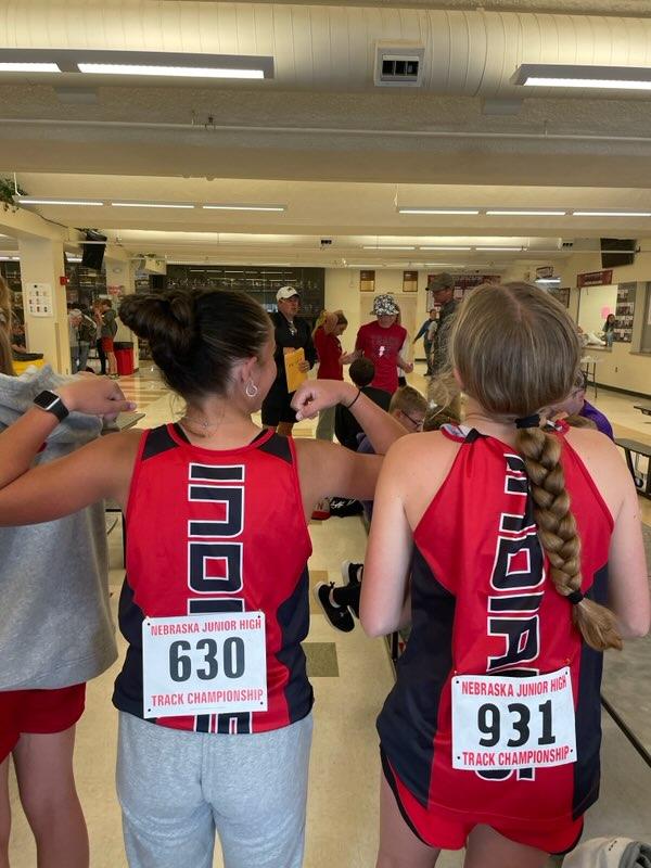 the6jakes's tweet photo. MS state track today. Kenna  vaulted 6'6" in the first meet of the year and cleared 8'3" at North Platte. Today she made 8'2" but couldn't quite clear 8'8". She had a good year, proud of this girl. #GoBow https://t.co/Shb2Pc3Fpu