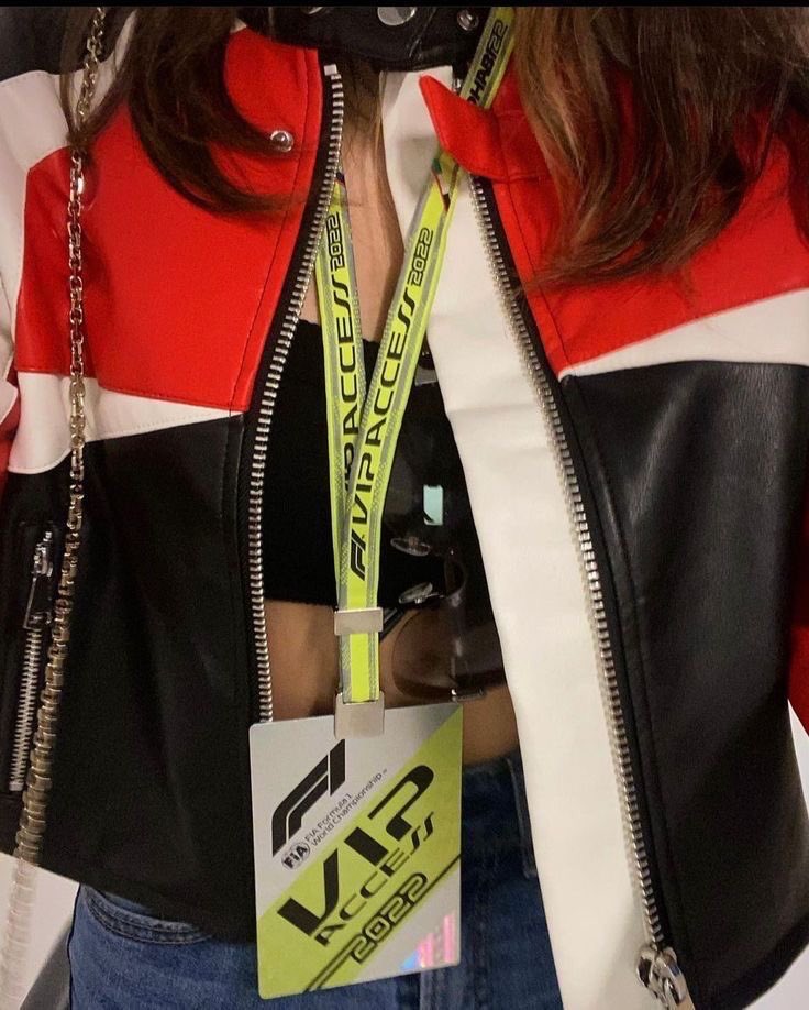 runningYe_'s tweet photo. — A born runner in search of her victory 🏆

Após crescer em autódromos por conta da família de corredores, um amor pela corrida se desenvolveu dentro de mim. Prazer sou Yeji, a corredora favorita de vocês buscando o primeiro lugar nas corridas! https://t.co/SBIMWR88a0