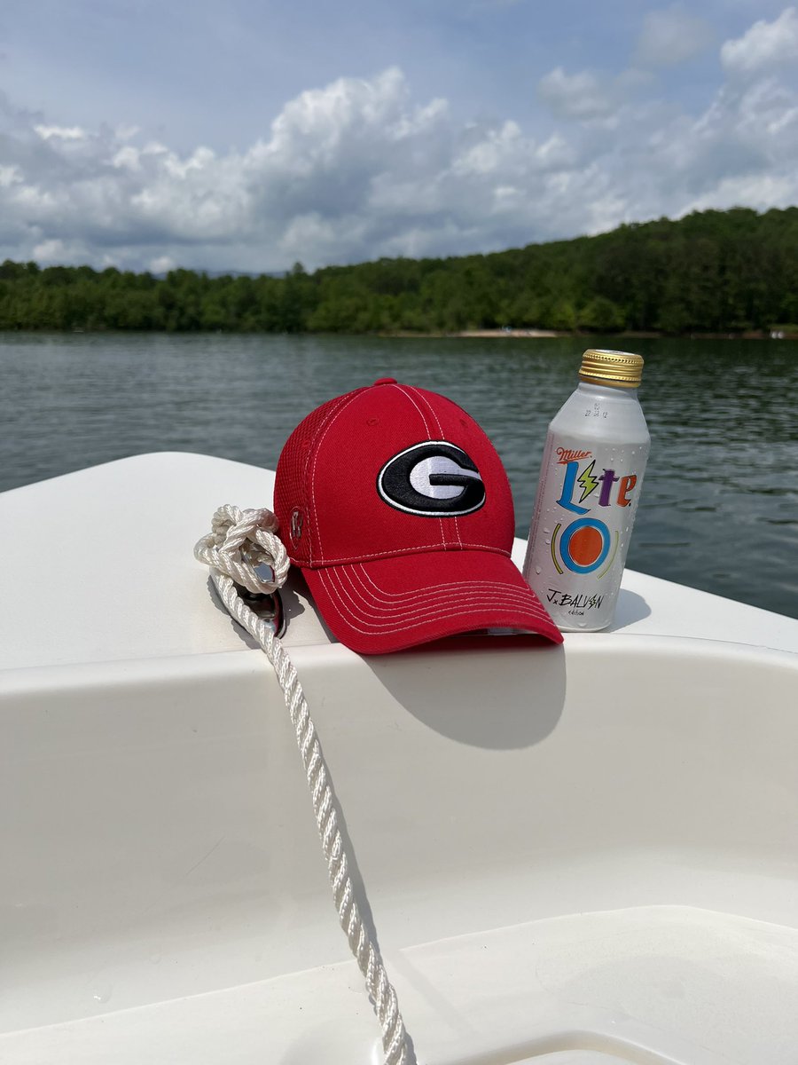 Feelin’ yachty on the lake. #GoDawgs