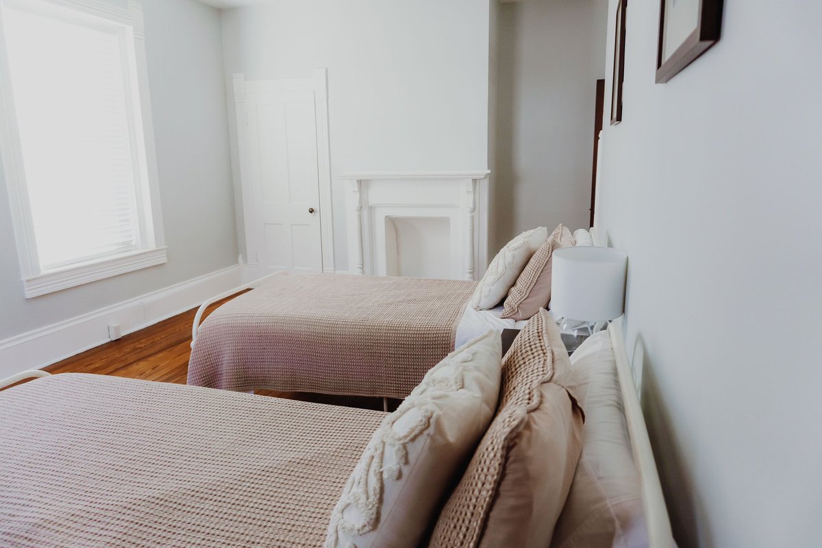 ChrislipOnMain's tweet photo. Summer weekends are booking up fast, book your stay today!
 
Book your next trip with us:

https://t.co/7yapcLF9SY

#airbnb #vrbo #visitphilippiwv #philippiwv #historichome #thechrisliponmain #uniquehomes #historichouse #woodwork #airbnbhost #airbnbhomes #airbnbexperience https://t.co/cKZ3K2qY2P