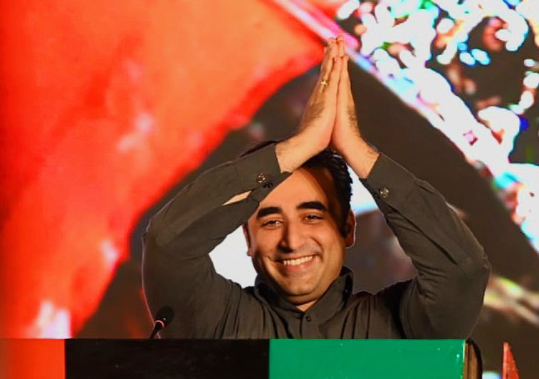 BBhuttoZardari's tweet photo. The people of Sindh have rejected the politics of hate, violence, and divisiveness. The people of Pakistan will help us defeat it nationally. For too long the country has been held hostage to fragile egos. 🇵🇰 deserves better. Na mera, na tera, hum sab ka Pakistan #ShukriaSindh https://t.co/Tg4kllPJjq