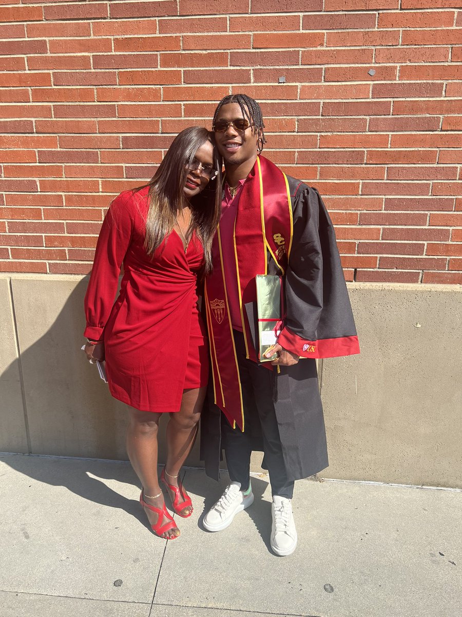 Couldn’t have done it without my 👸🏿 🖤
#USCGrad