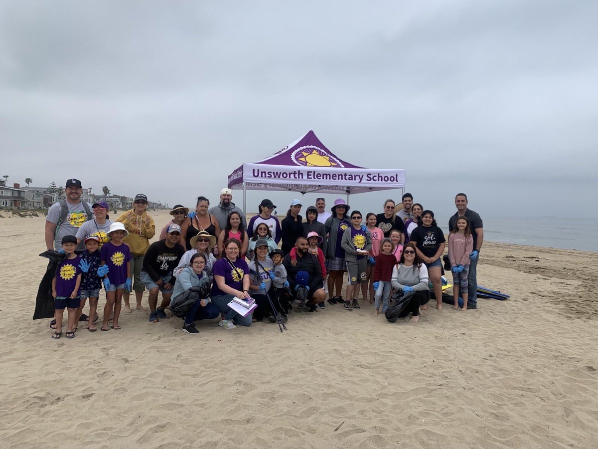 UnsworthPrinc's tweet photo. What a fun event! Thank you to our families for joining us on our first annual beach clean up day! #OurCHARACTERCOUNTS #SunPride ⁦@DowneyUnified⁩ ⁦@DowneyTeacher⁩ https://t.co/e56PykCoxC