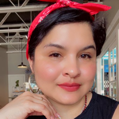 Quirella nails tweet media