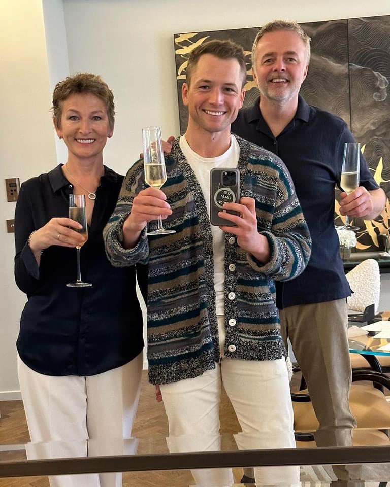 They are so pretty . Taron is such a family man . Always sharing his success with his mom. I bet she will be his plus one tomorrow ❤️. Any bet on the designer tomorrow ? I say Armani just because he looks so amazing with their suits 💋