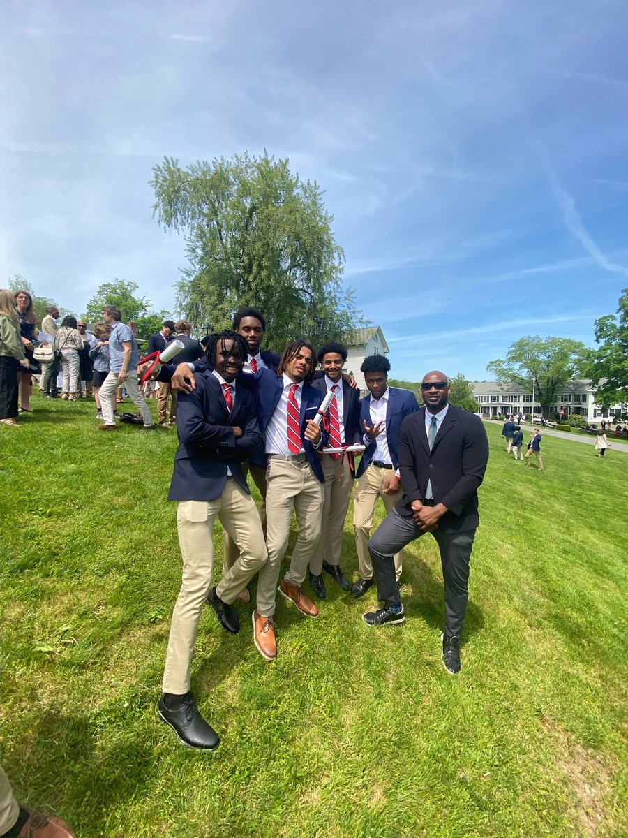 Such a special day with our <a href="/SouthKentHoops/">SouthKentHoops</a> graduates! We worked through blood, sweat, &amp; tears together from the 1st day until today (Prize Day)! The #Brotherhood is real and will last a lifetime!! #ToughnessAndTogetherness