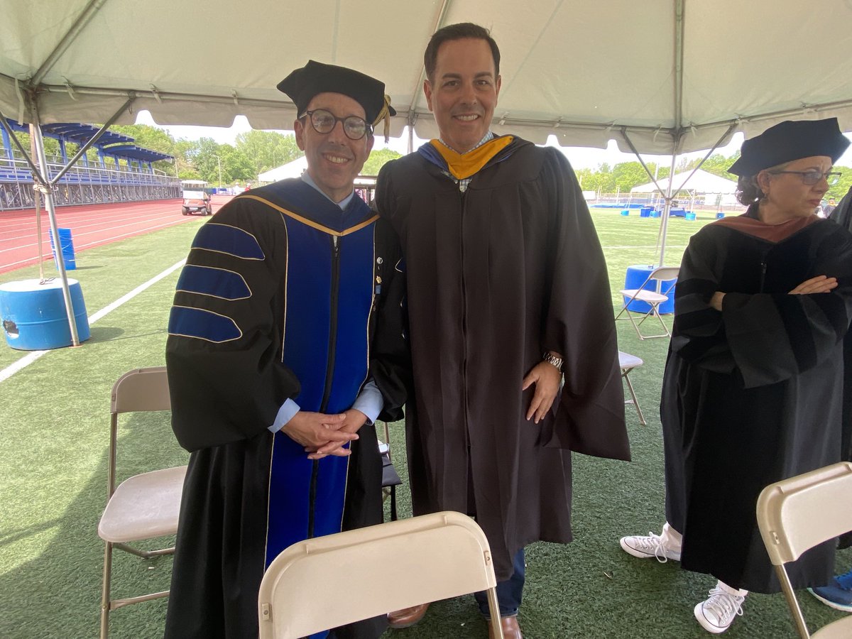 Our ⁦<a href="/CCSU/">Central Connecticut State University</a>⁩ announcers extraordinaire English Prof. Gil Gigliotti and ⁦<a href="/CCSUJournalism/">CCSU Journalism</a>⁩ Prof. ⁦<a href="/DarrenSweeney/">Darren Sweeney (Bluesky @DarrenSweeney)</a>⁩.