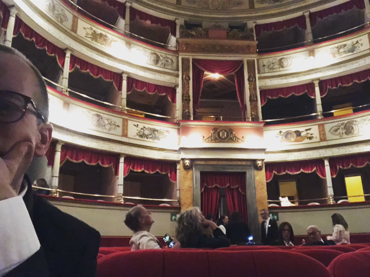 Al Teatro Sociale di Soresina (CR) per “La Boheme” di Giacomo Puccini.
#tesoriditalia 
#iloveopera 
.
.
#operaitaliana #musica #vita #lirica #laboheme #giacomopuccini #teatro #iloveitaly #italianmusic #classicalmusic #italianopera #riccardomaffoni